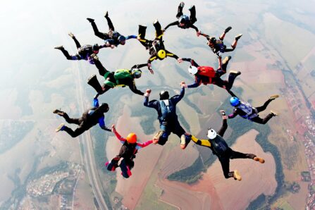 Kreatives Teambuilding – nachhaltige Zusammenarbeit durch gemeinsames Erleben